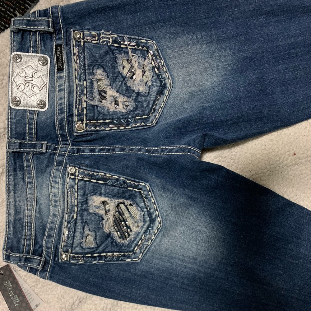 Miss Me Jeans Size 29 but can fit 28